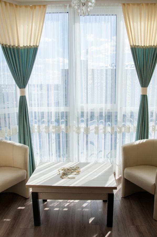 Vip Apartments Lutsk Eksteriør bilde