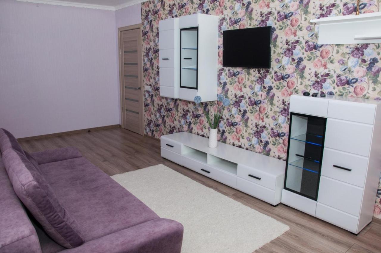 Vip Apartments Lutsk Eksteriør bilde