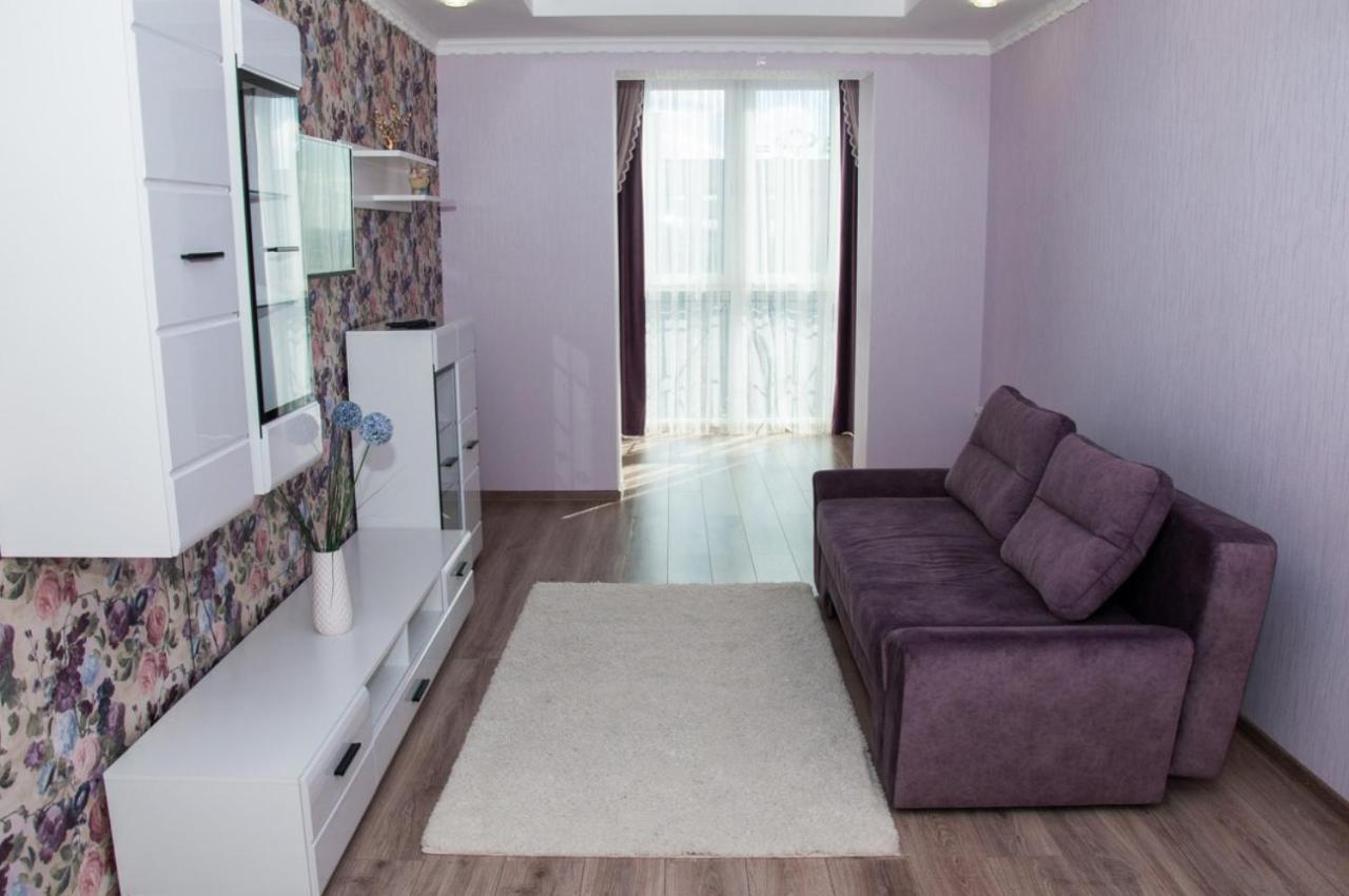Vip Apartments Lutsk Eksteriør bilde