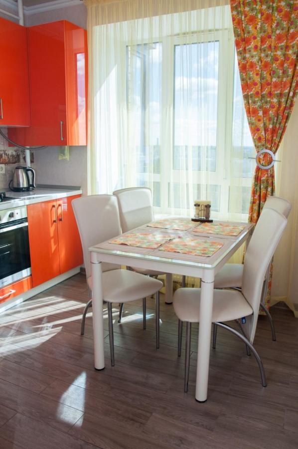 Vip Apartments Lutsk Eksteriør bilde