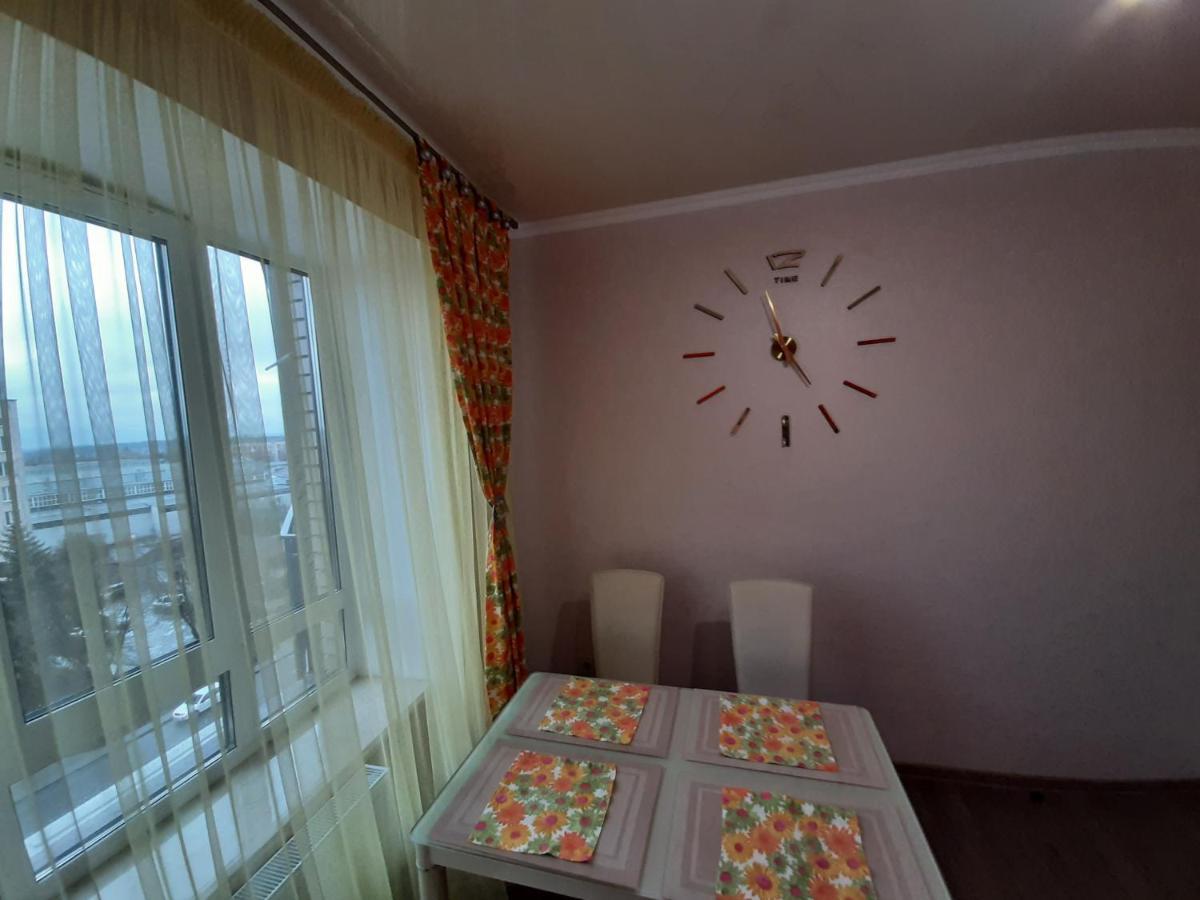 Vip Apartments Lutsk Eksteriør bilde