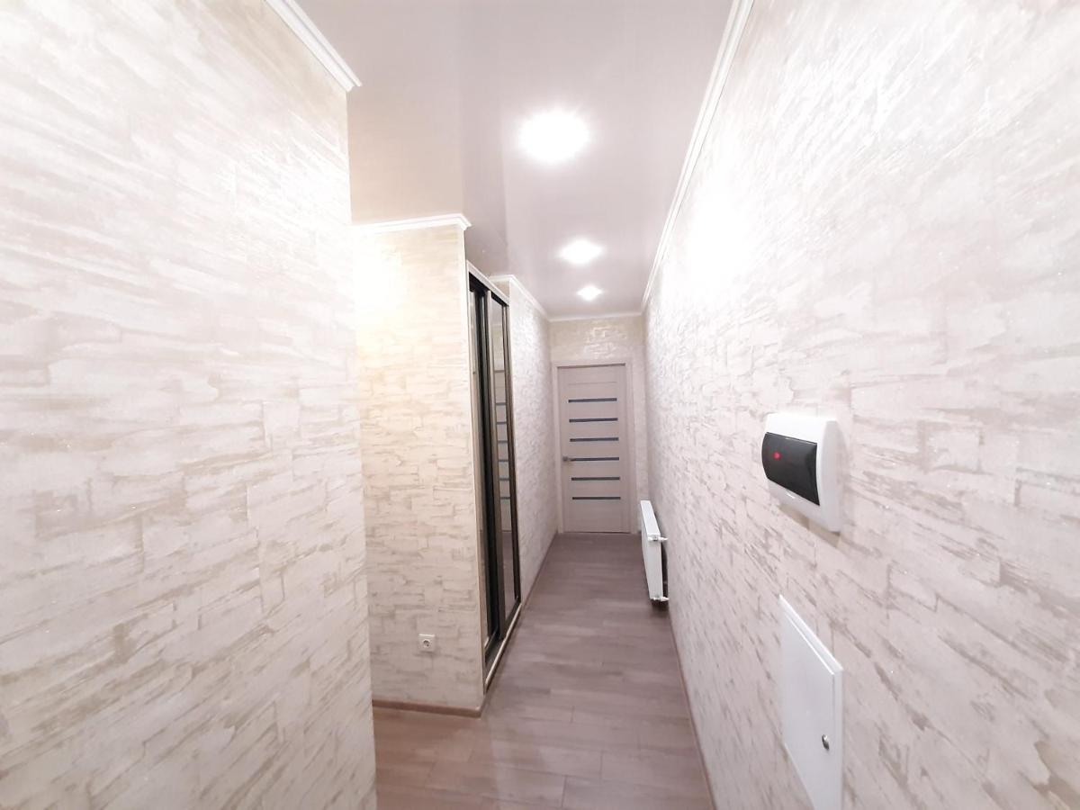 Vip Apartments Lutsk Eksteriør bilde