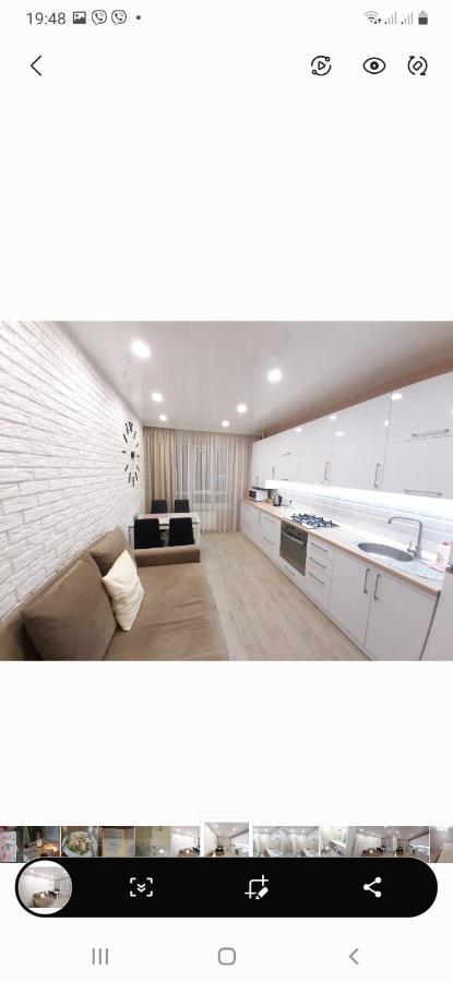 Vip Apartments Lutsk Eksteriør bilde