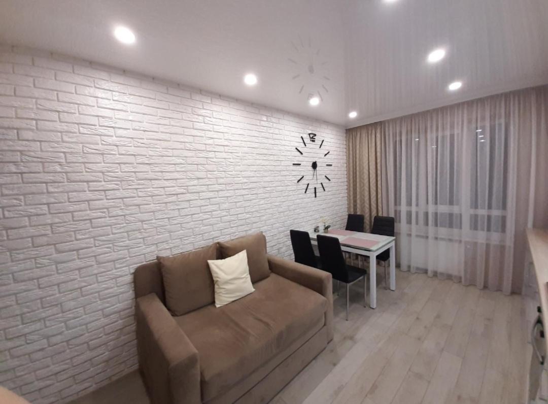 Vip Apartments Lutsk Eksteriør bilde